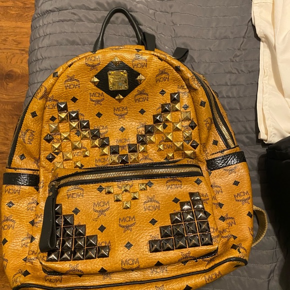 Customized Mcm backpack 🎒 - Picture 2 of 15